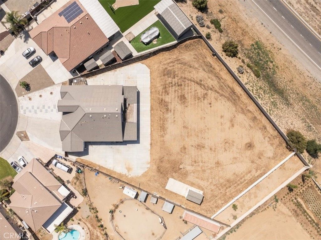 Exterior, Drone