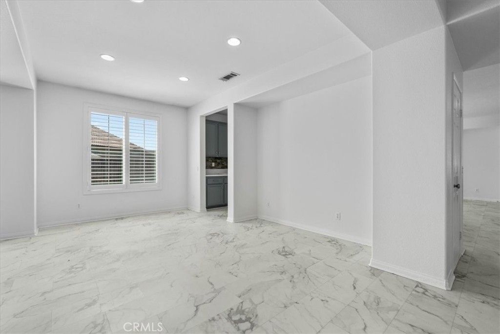 Empty room, Interior, Marble, Recessed Lighting