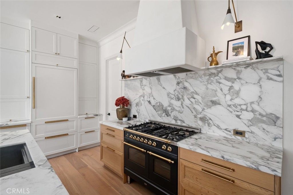 Interior, Kitchen, Marble Walls, Pendant Lights, Wood Texture Flooring