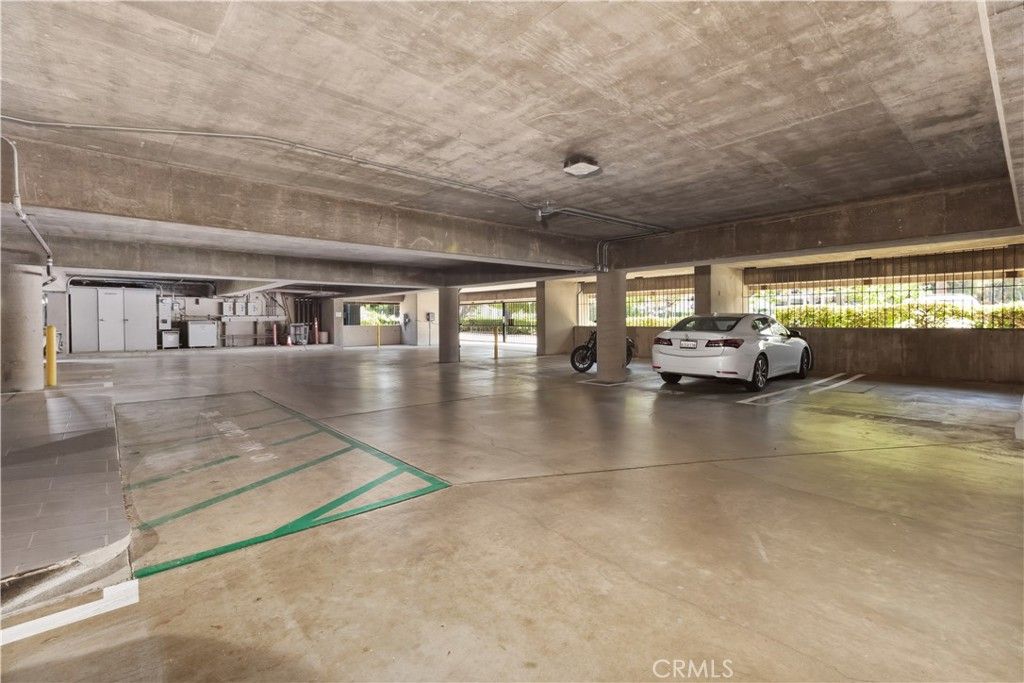 Garage, Interior