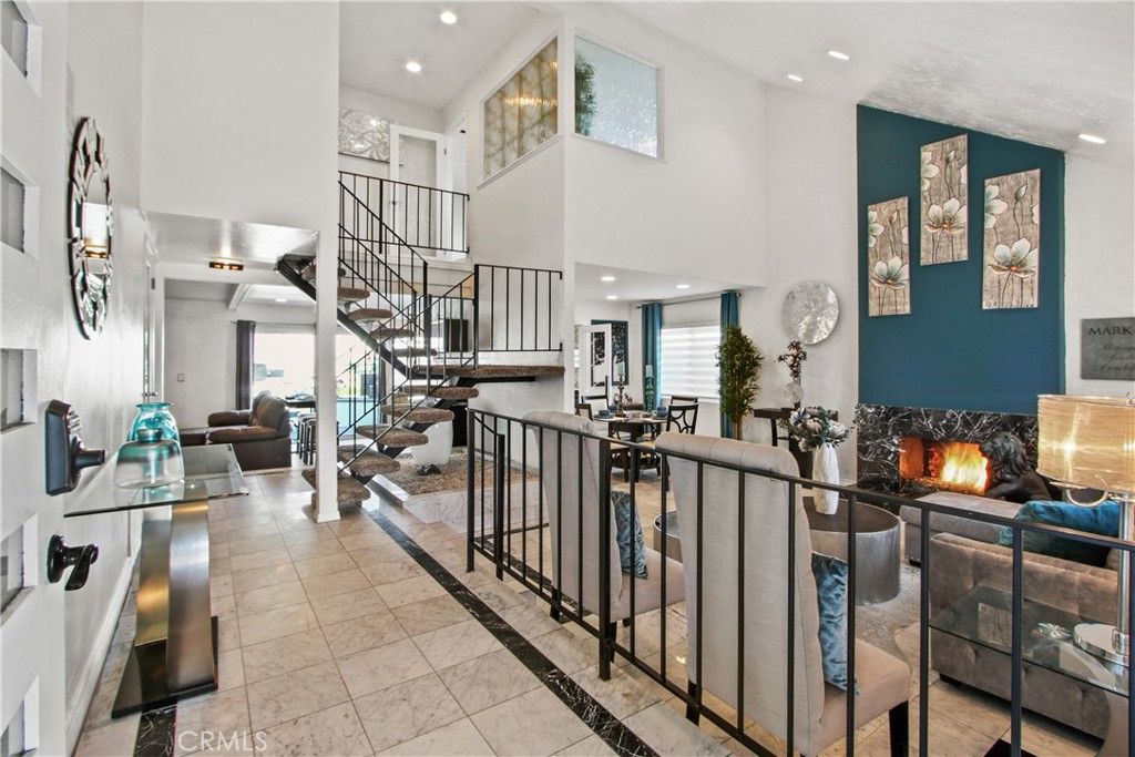 Fireplace, Interior, Recessed Lighting