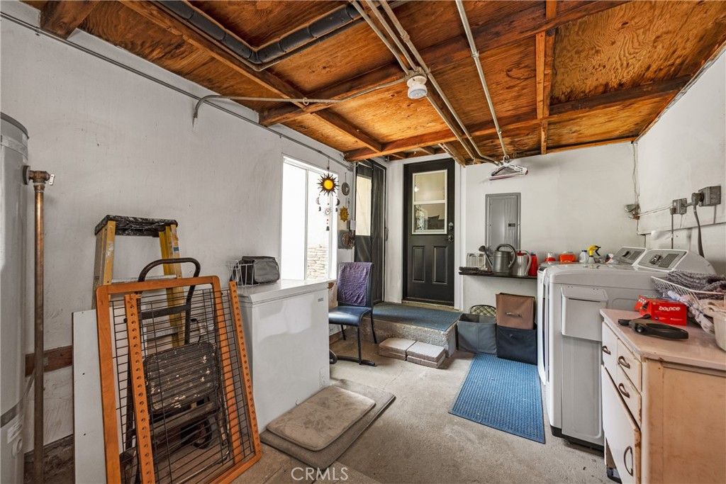 Interior, Washer, Wooden Beams, Wooden Ceilings