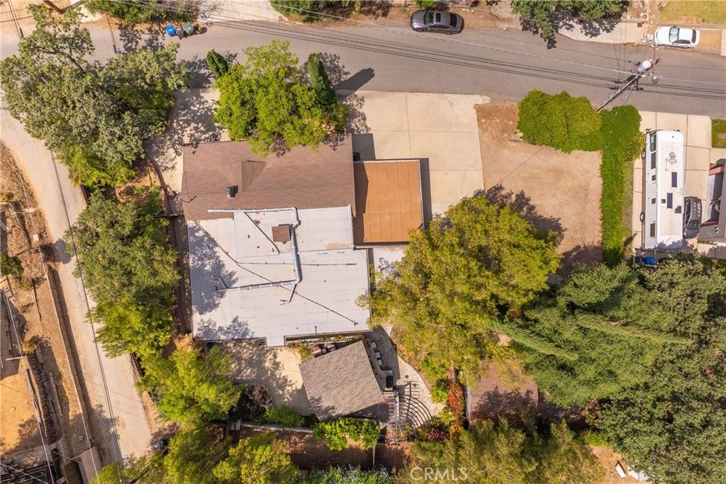 Exterior, Drone