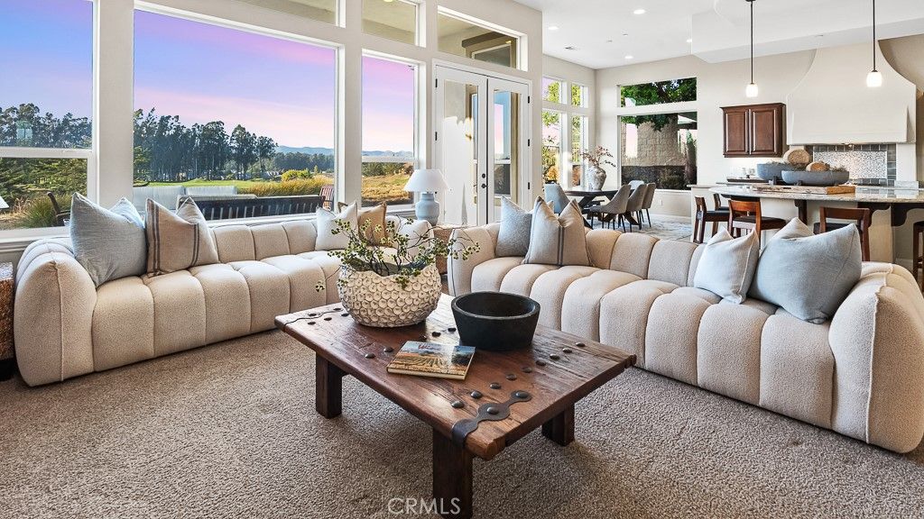 Dining room, Interior, Living room, Pendant Lights, Recessed Lighting