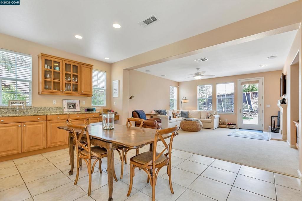 Dining room, Interior, Living room, Recessed Lighting