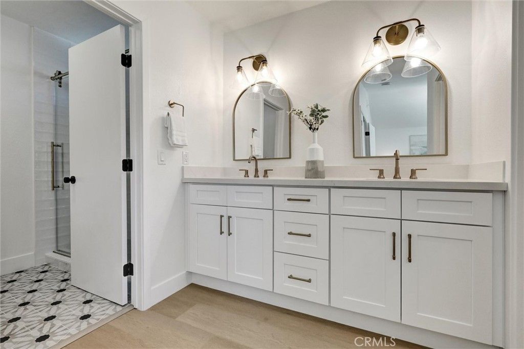 Bathroom, Dual Sink Vanities, Interior, Wood Texture Flooring