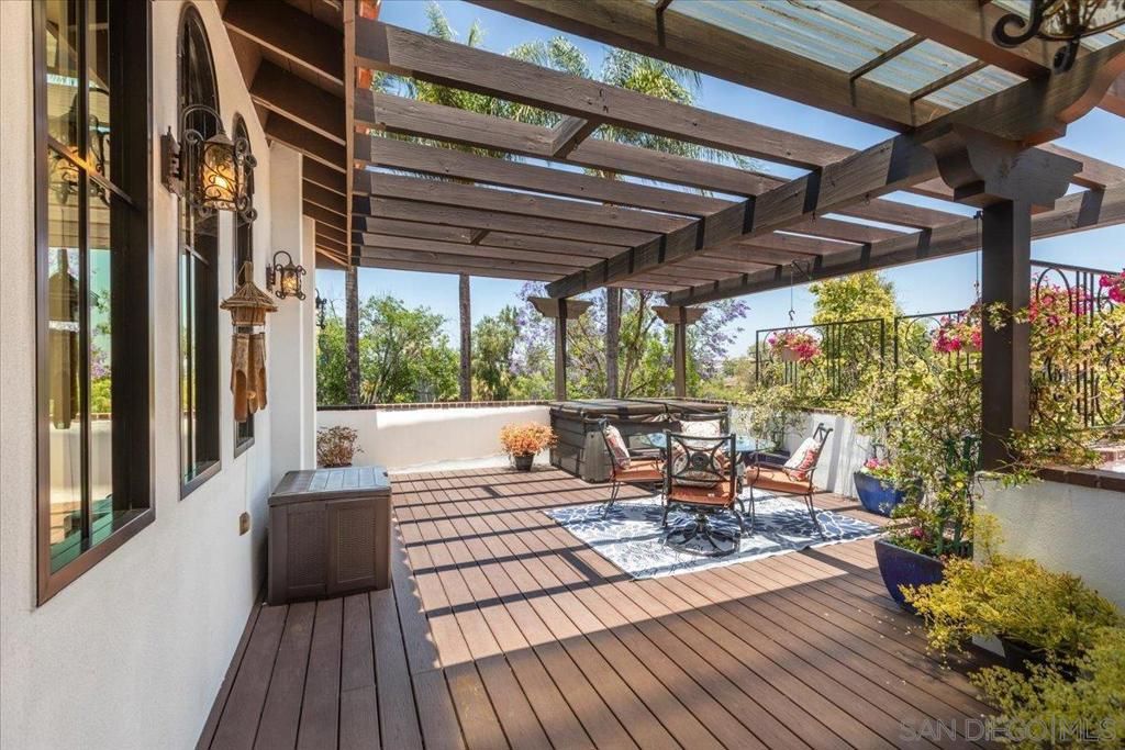Exterior, Wood Texture Flooring