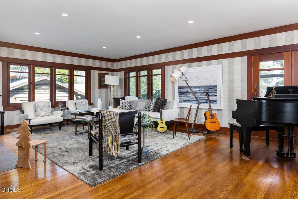 Interior, Living room, Piano, Recessed Lighting, Wood Texture Flooring