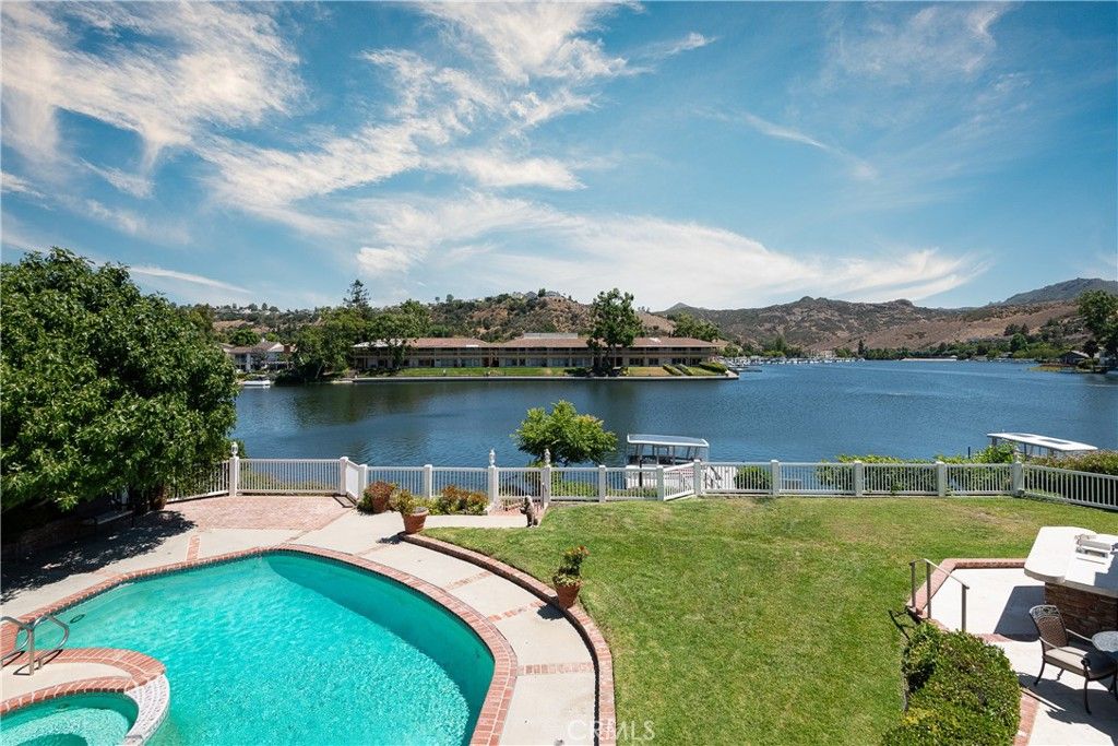 Exterior, Pool, Water