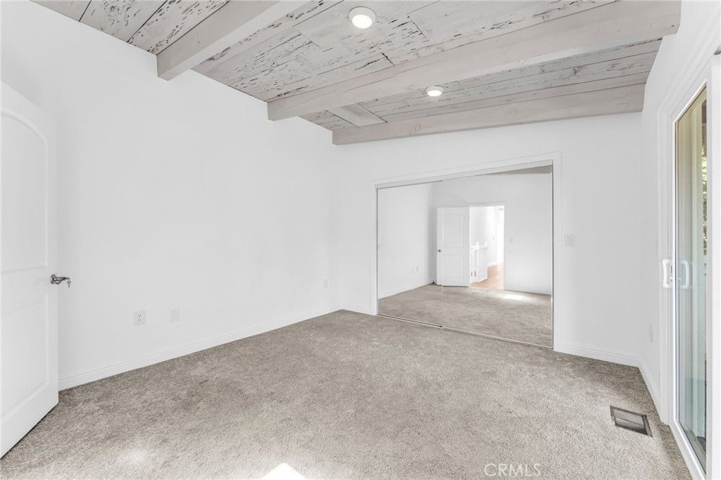 Empty room, Interior, Recessed Lighting, Wooden Beams, Wooden Ceilings