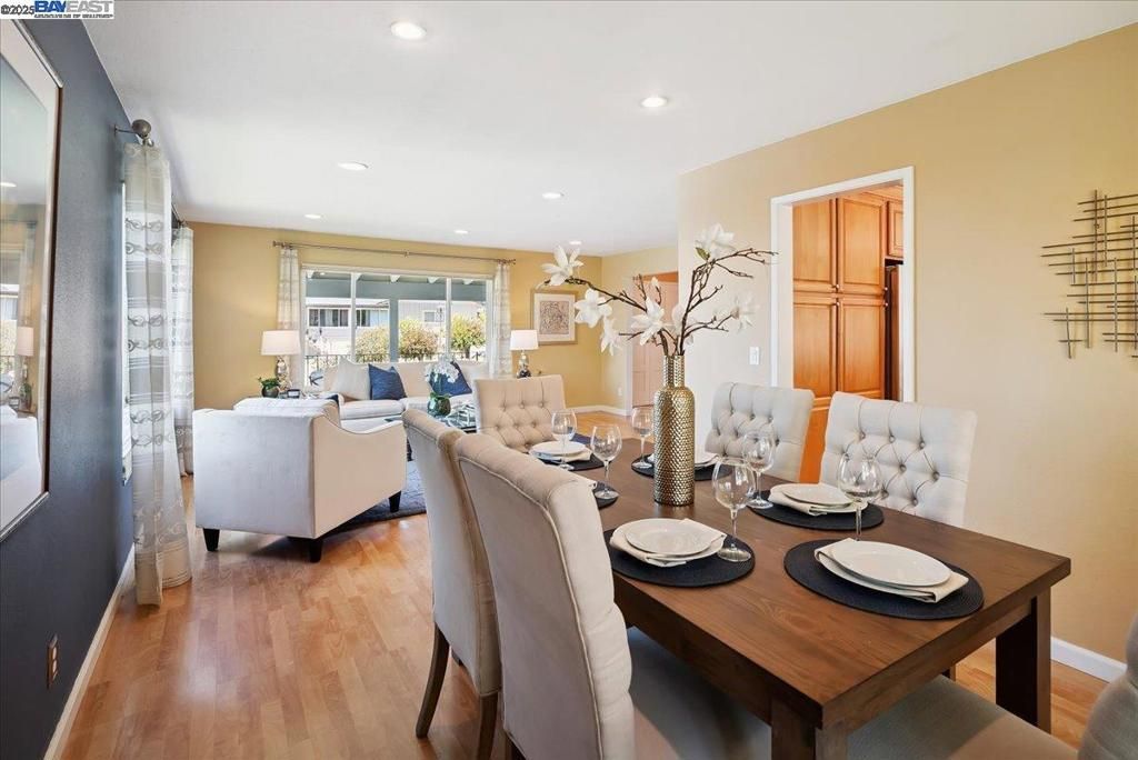 Dining room, Interior, Living room, Recessed Lighting, Wood Texture Flooring