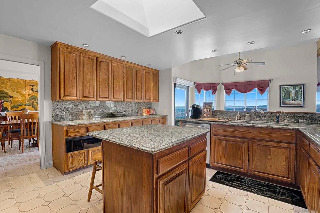 Dining room, Interior, Kitchen, Recessed Lighting