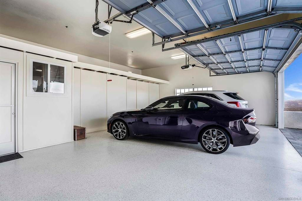Garage, Interior