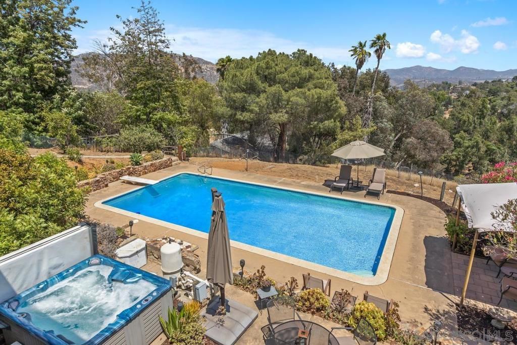 Exterior, Hot Tub, Pool