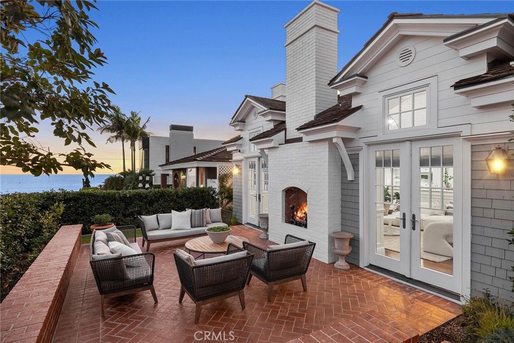 Exterior, Fireplace, Water