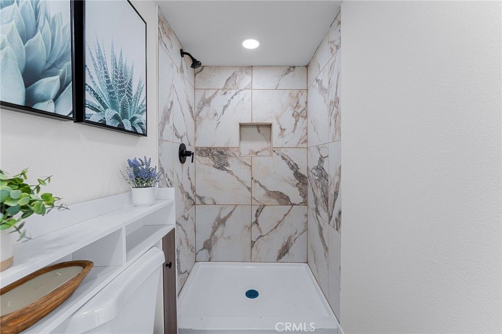 Bathroom, Interior, Marble Walls, Recessed Lighting