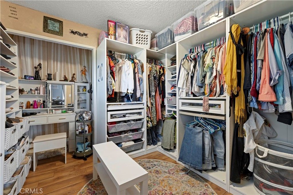 Interior, Walk-in Closets, Wood Texture Flooring