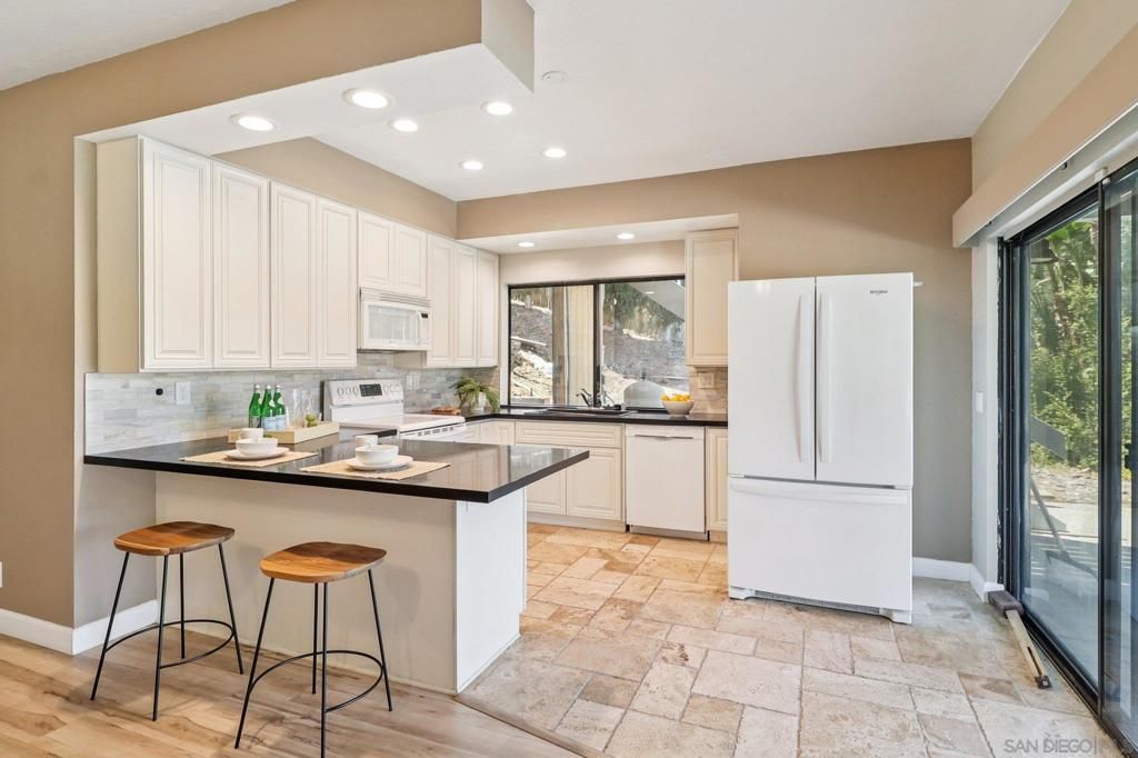 Interior, Kitchen, Recessed Lighting