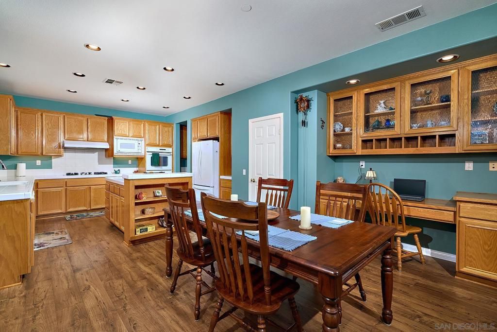 Dining room, Interior, Kitchen, Recessed Lighting, Wood Texture Flooring