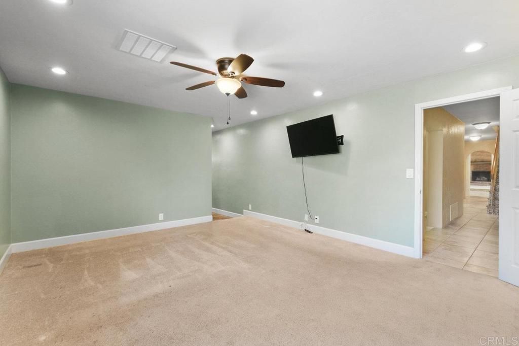 Empty room, Interior, Recessed Lighting