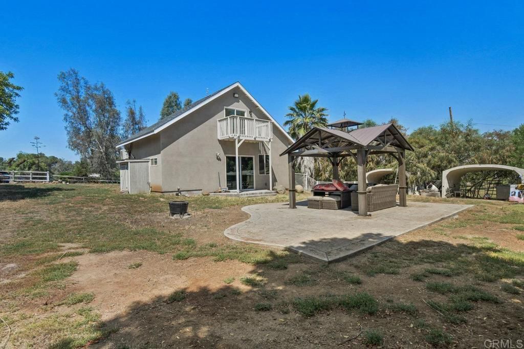 Backyard, Exterior, Hot Tub