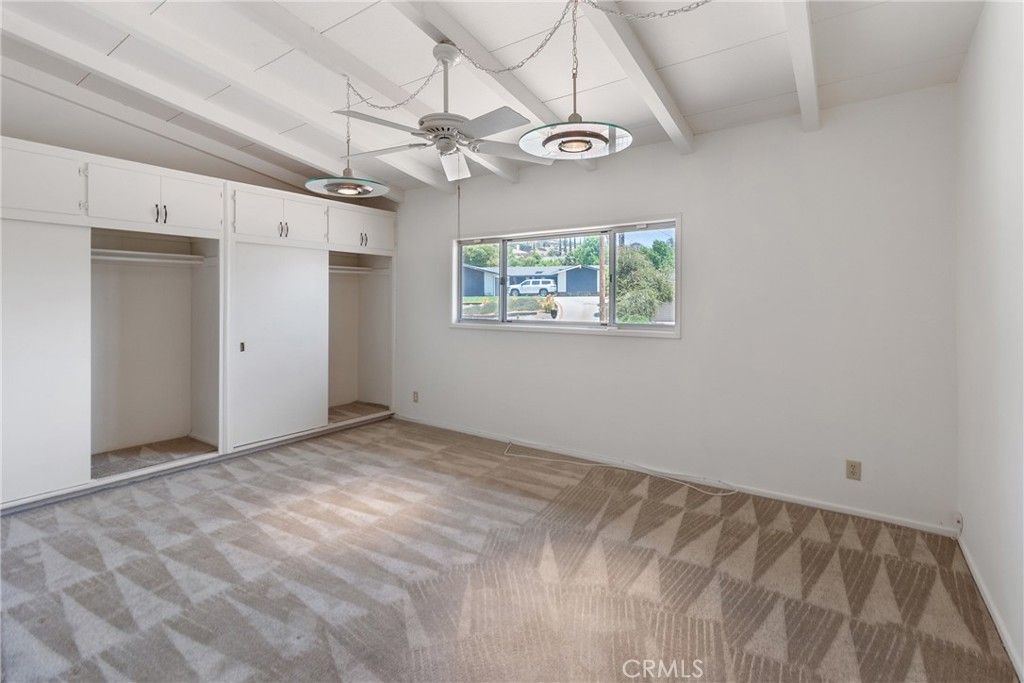 Empty room, Interior, Pendant Lights