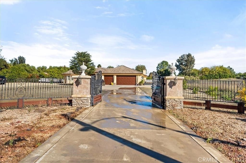 Backyard, Detached Garage, Exterior