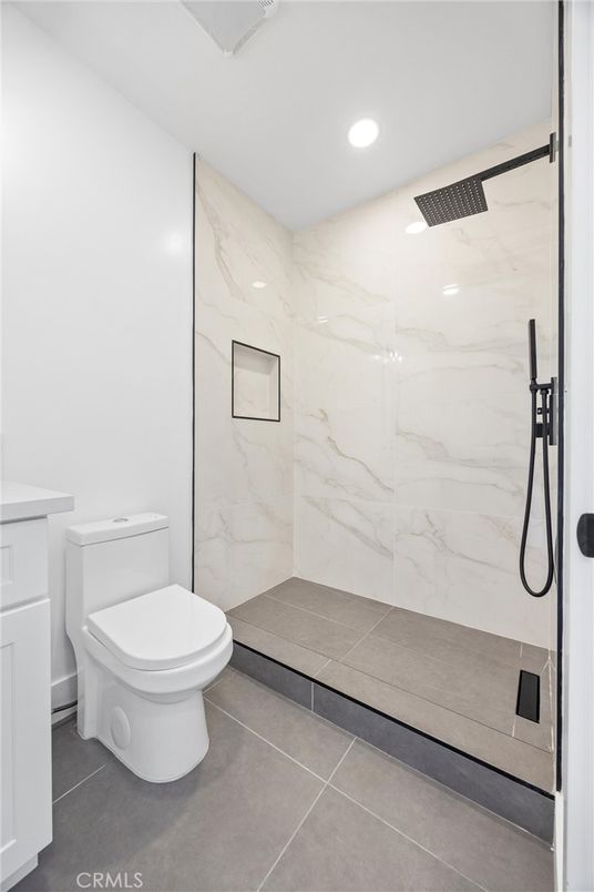 Bathroom, Interior, Marble Walls, Recessed Lighting