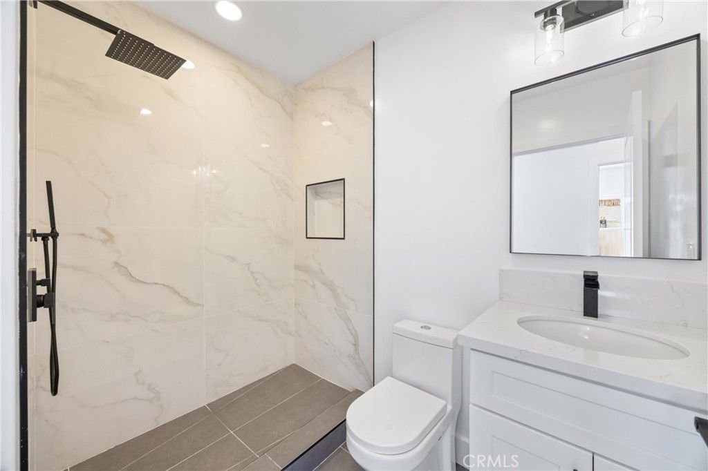 Bathroom, Interior, Marble Walls, Recessed Lighting