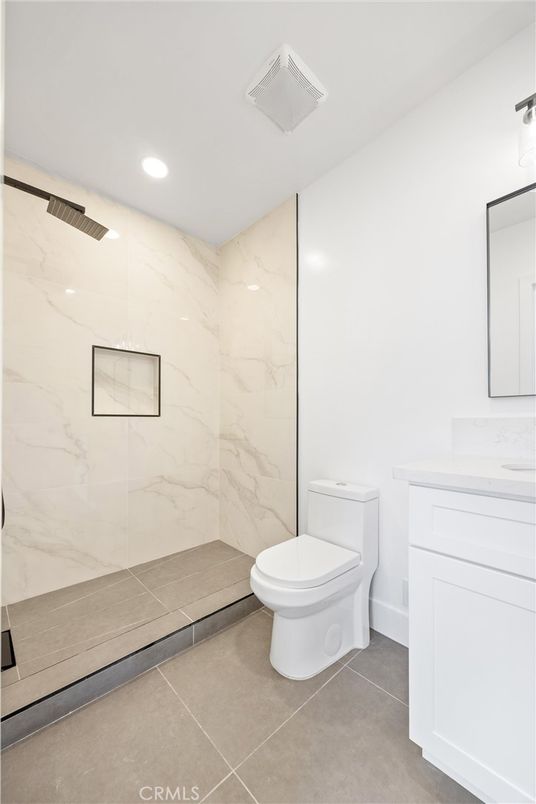 Bathroom, Interior, Marble Walls, Recessed Lighting