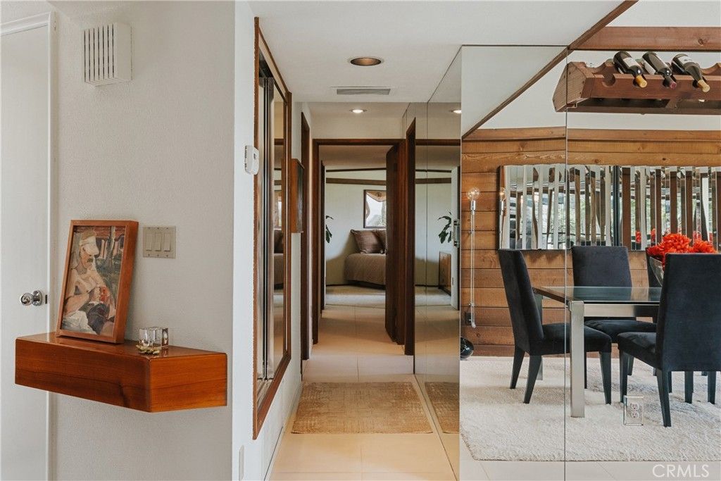 Dining room, Interior, Recessed Lighting