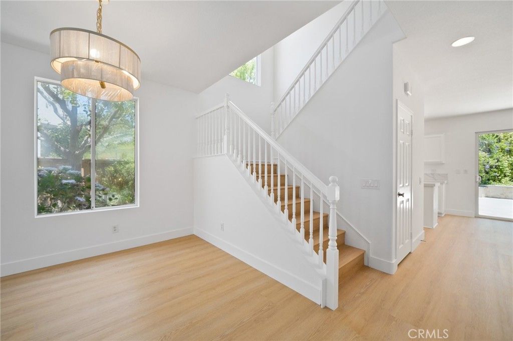 Interior, Pendant Lights, Recessed Lighting, Wood Texture Flooring