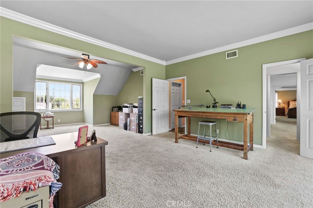 Home Office, Interior