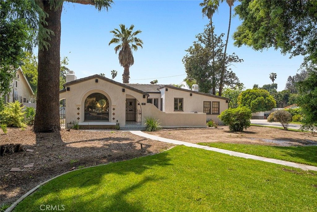 Backyard, Exterior, Facade, Spanish Mediterranean
