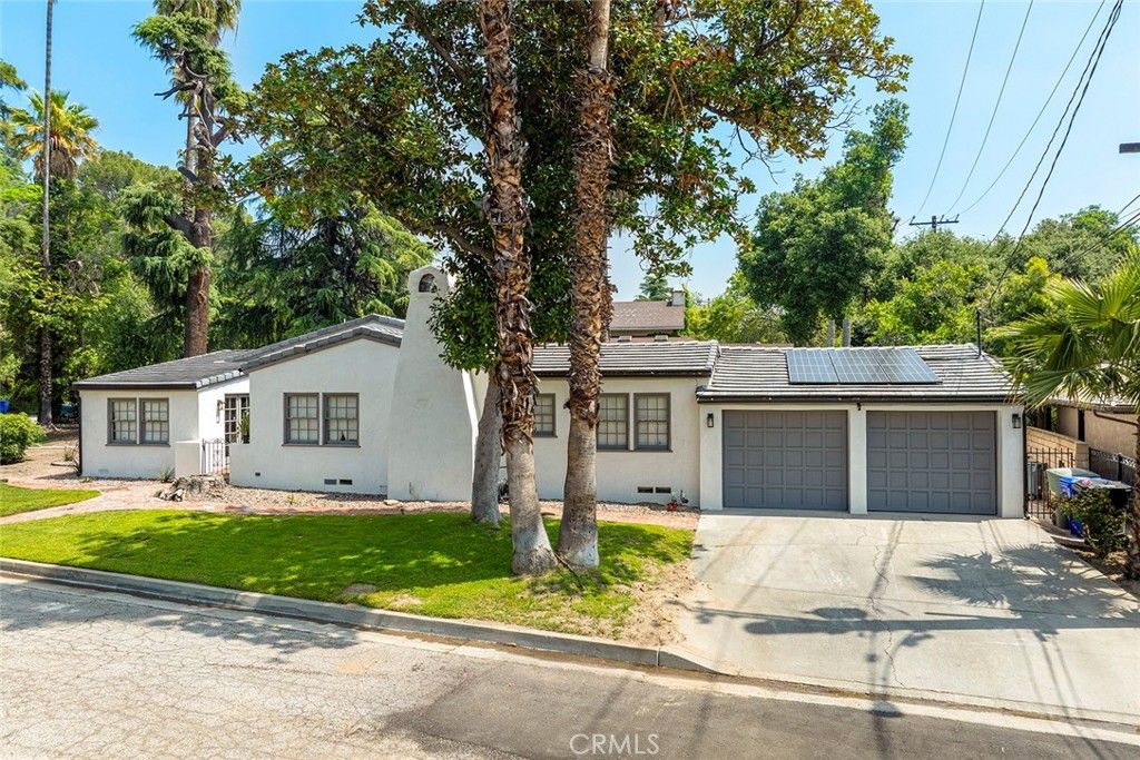 Attached, Exterior, Facade, Solar Panels, Ranch