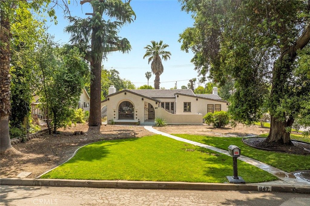 Backyard, Exterior, Facade, Ranch