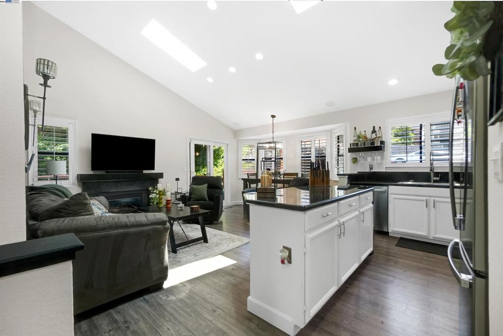 Dining room, Interior, Kitchen, Living room, Pendant Lights, Recessed Lighting, Wood Texture Flooring
