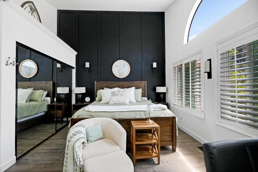 Bedroom, Interior, Wood Texture Flooring, Wooden Walls