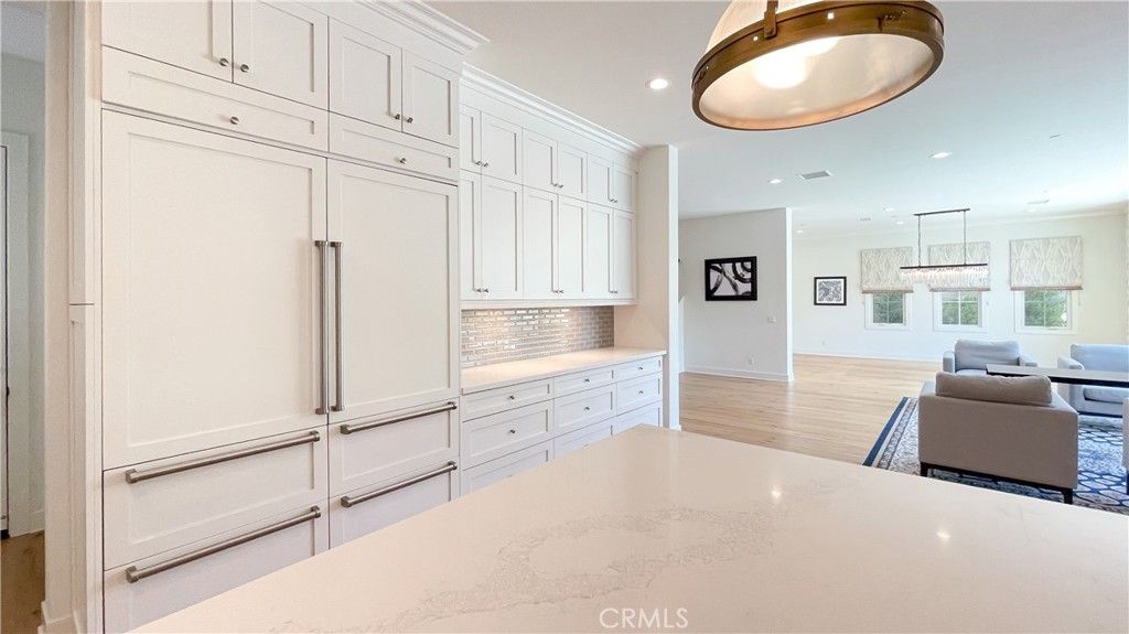 Interior, Kitchen, Living room, Pendant Lights, Recessed Lighting, Wood Texture Flooring