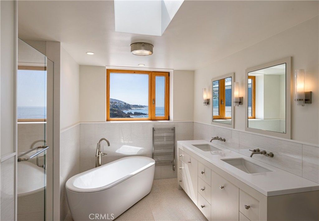 Bathroom, Dual Sink Vanities, Free Standing Baths, Interior, Recessed Lighting, Water