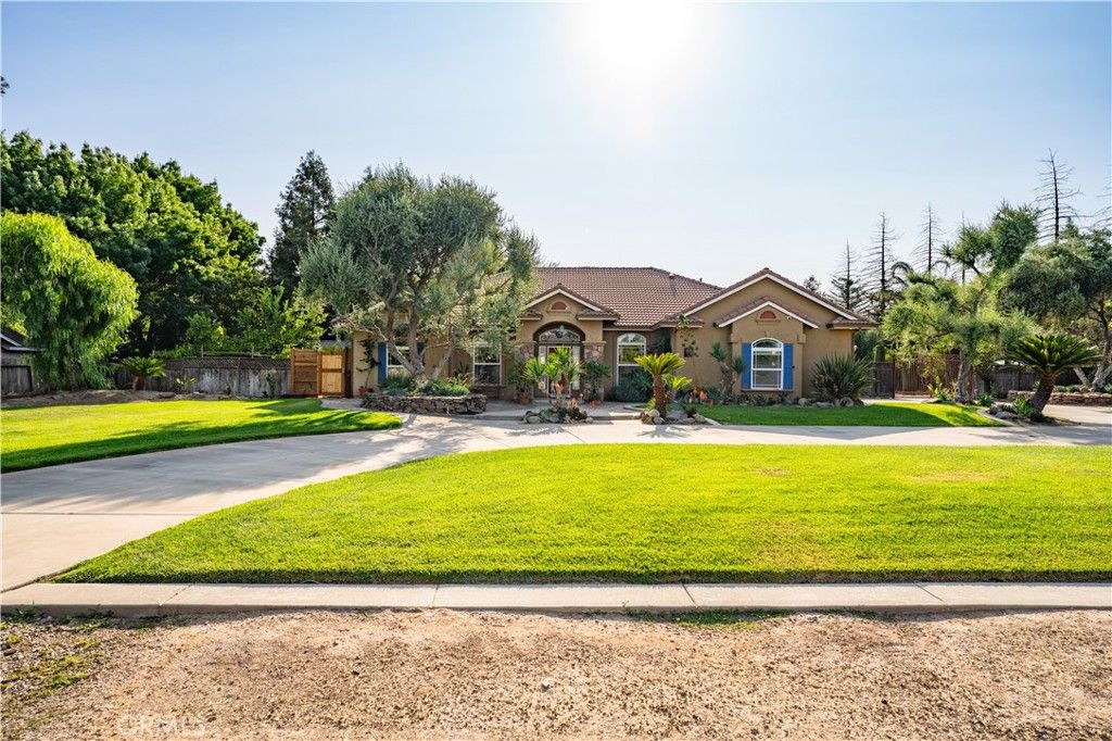 Backyard, Exterior, Facade, Mediterranean