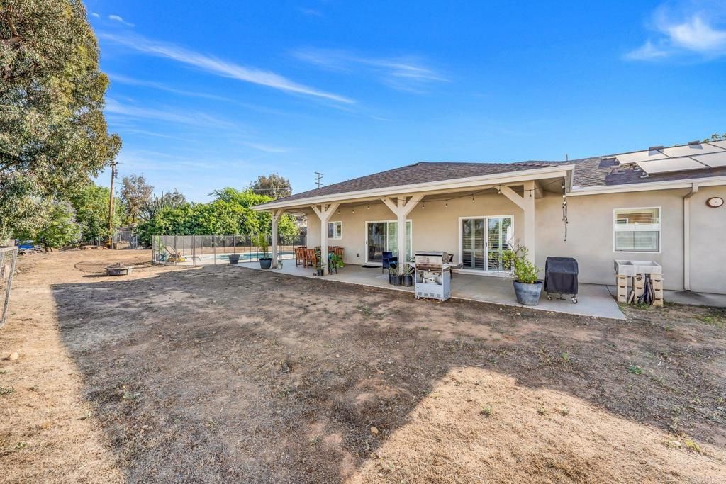 Backyard, Exterior