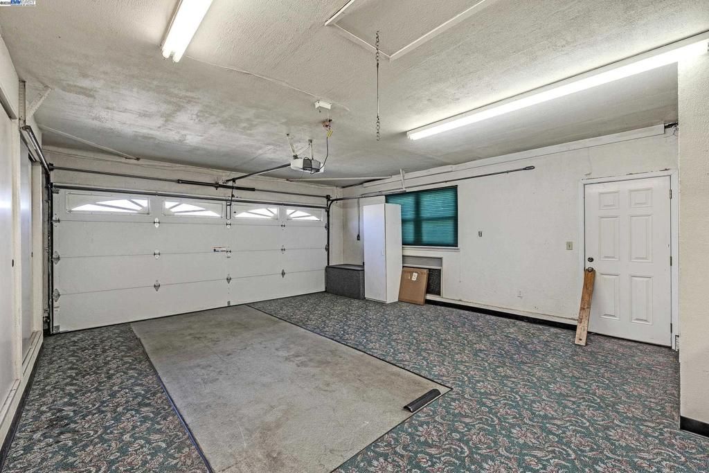 Garage, Interior