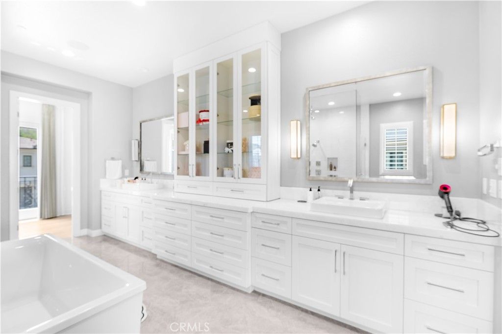 Bathroom, Dual Sink Vanities, Free Standing Baths, Interior, Recessed Lighting