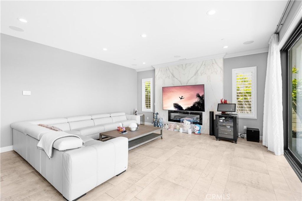 Interior, Living room, Marble Walls, Recessed Lighting