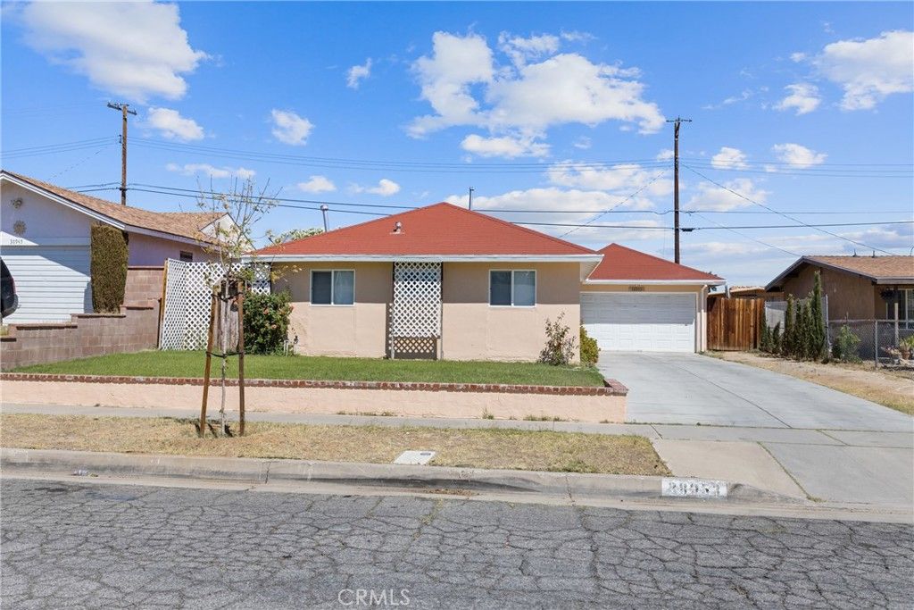 Detached Garage, Exterior, Facade, Ranch