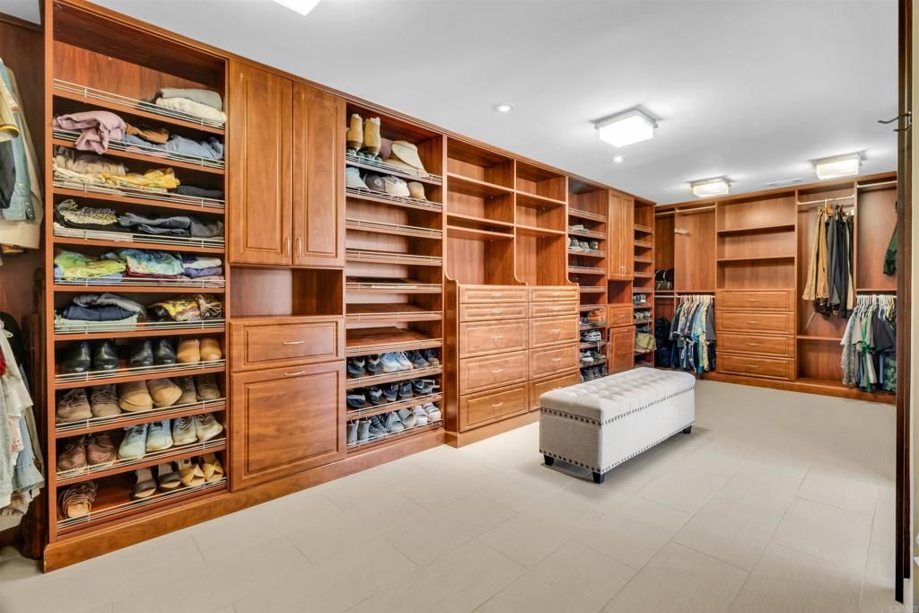 Interior, Recessed Lighting, Walk-in Closets