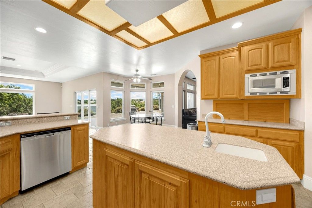 Dining room, Interior, Kitchen, Recessed Lighting, Stainless Steel Appliances