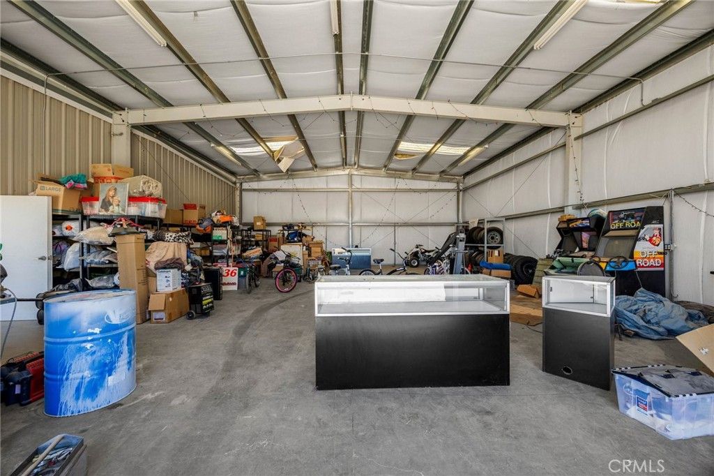 Garage, Interior