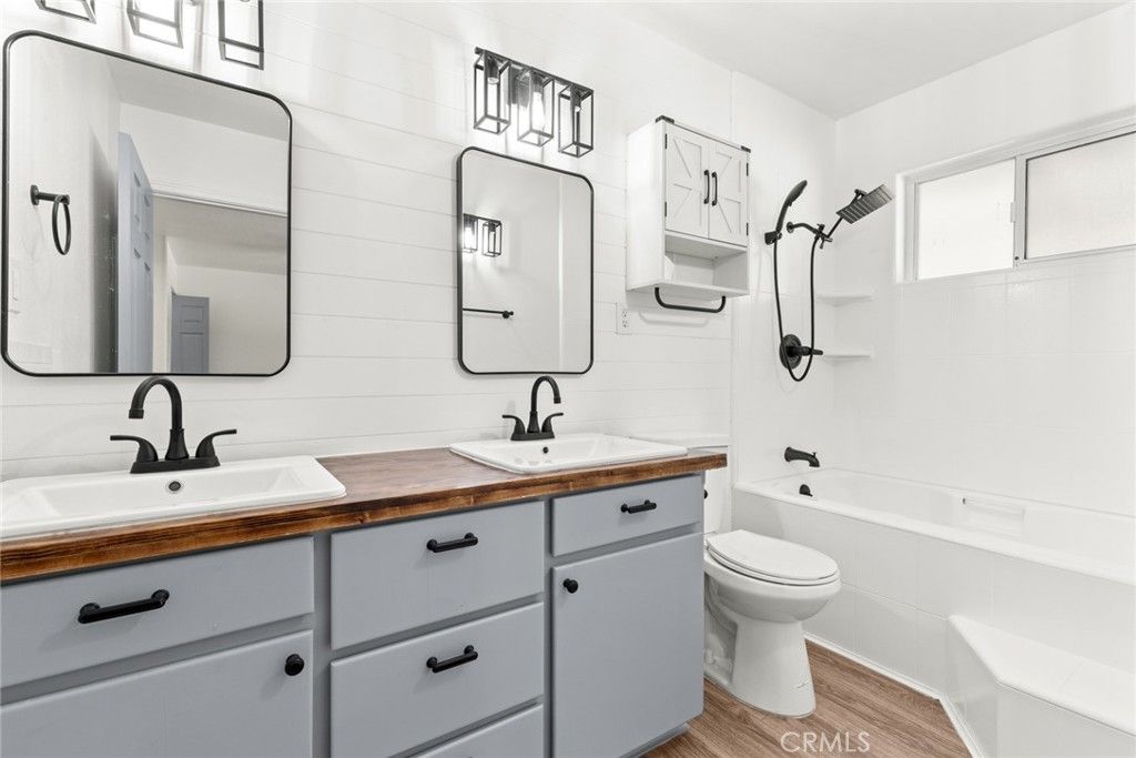 Bathroom, Dual Sink Vanities, Interior, Wood Texture Flooring